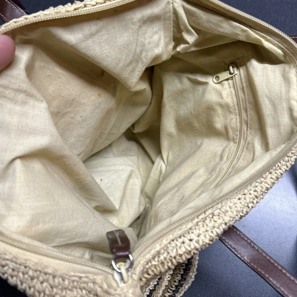 Striped Crochet Shoulder Bag Beige Tan Taupe Zip Closure Lined Natural Straw Y2K